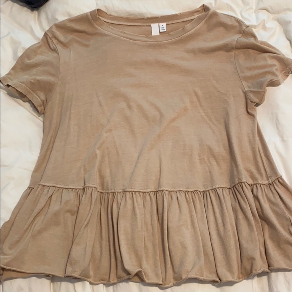 Nude flowy top